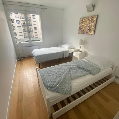 4 Bedroom Apartment, River Seine View, Parking, La Défense Apartment *
