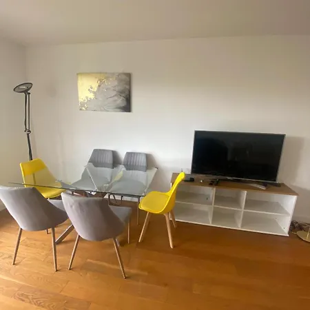 4 Bedroom Apartment, River Seine View, Parking, La Défense Apartment