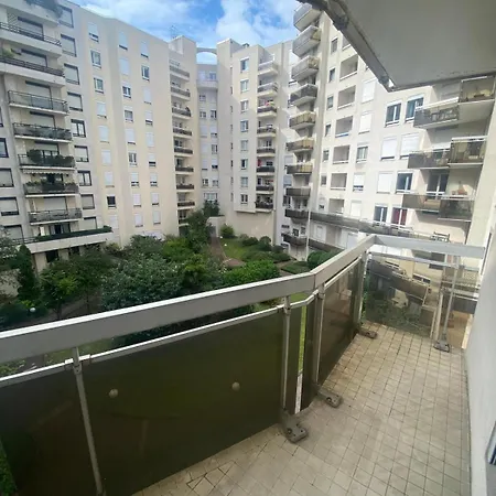 4 Bedroom Apartment, River Seine View, Parking, La Défense Apartment