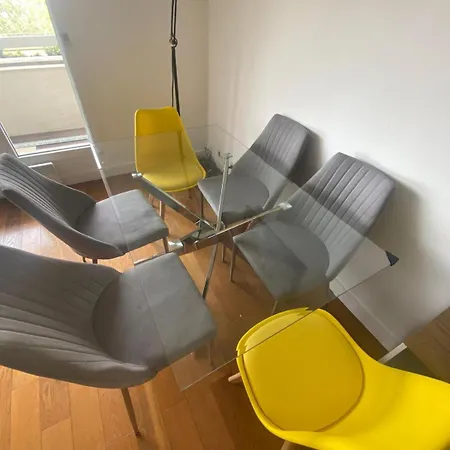 4 Bedroom Apartment, River Seine View, Parking, La Défense Apartment Courbevoie